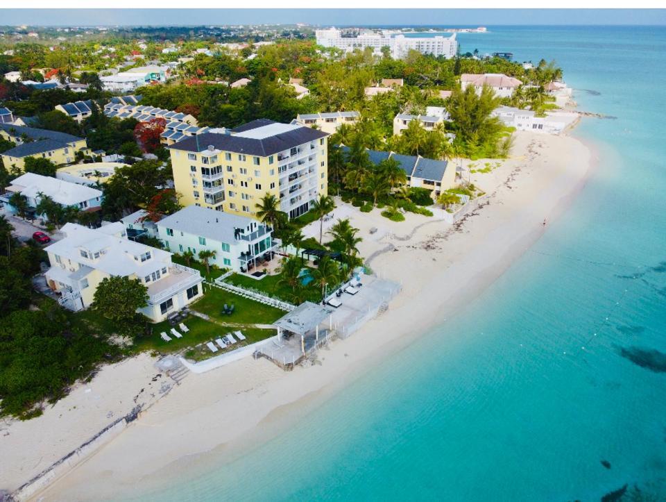 Studio, 100 Feet From The Beach Nassau Buitenkant foto