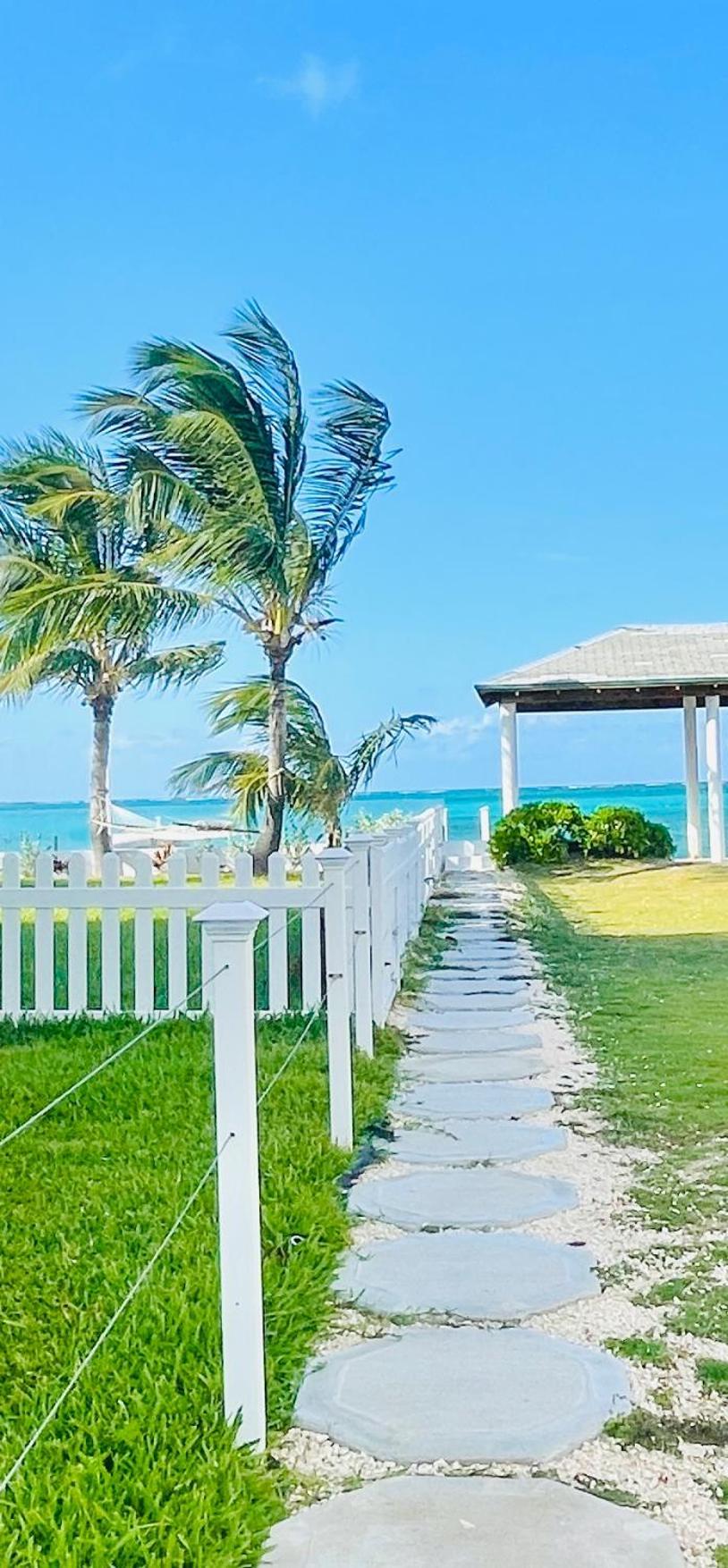 Studio, 100 Feet From The Beach Nassau Buitenkant foto