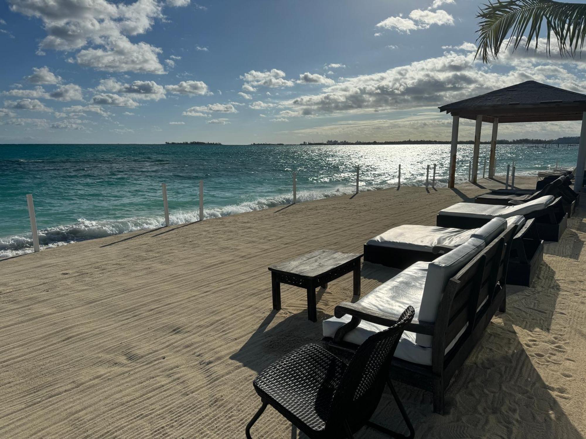 Studio, 100 Feet From The Beach Nassau Buitenkant foto