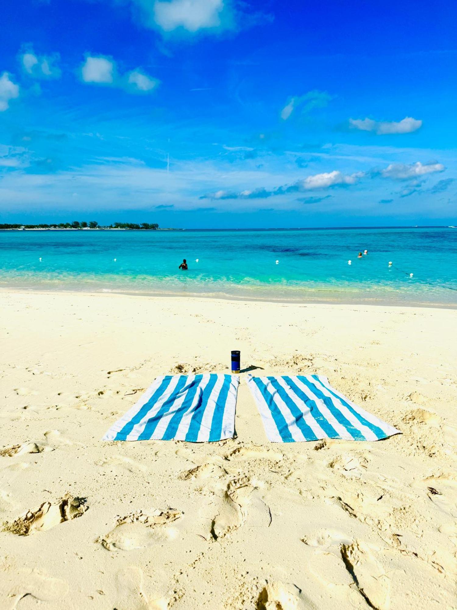 Studio, 100 Feet From The Beach Nassau Buitenkant foto